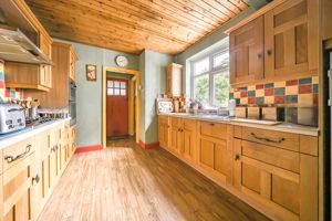 kitchen- click for photo gallery